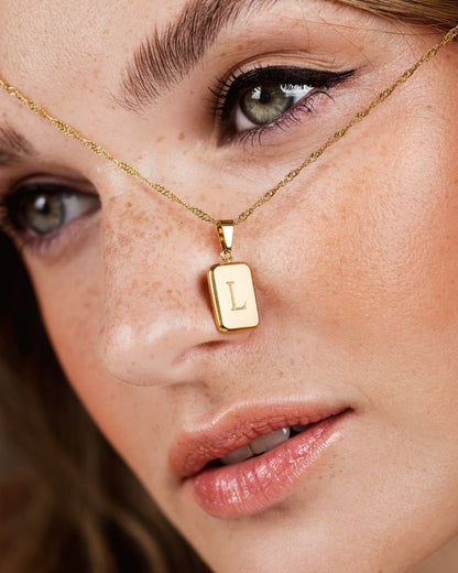 Letter Necklace Gold