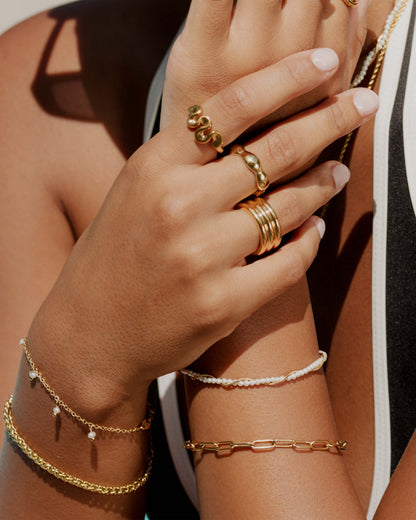 Shiny Pearls Bracelet Gold