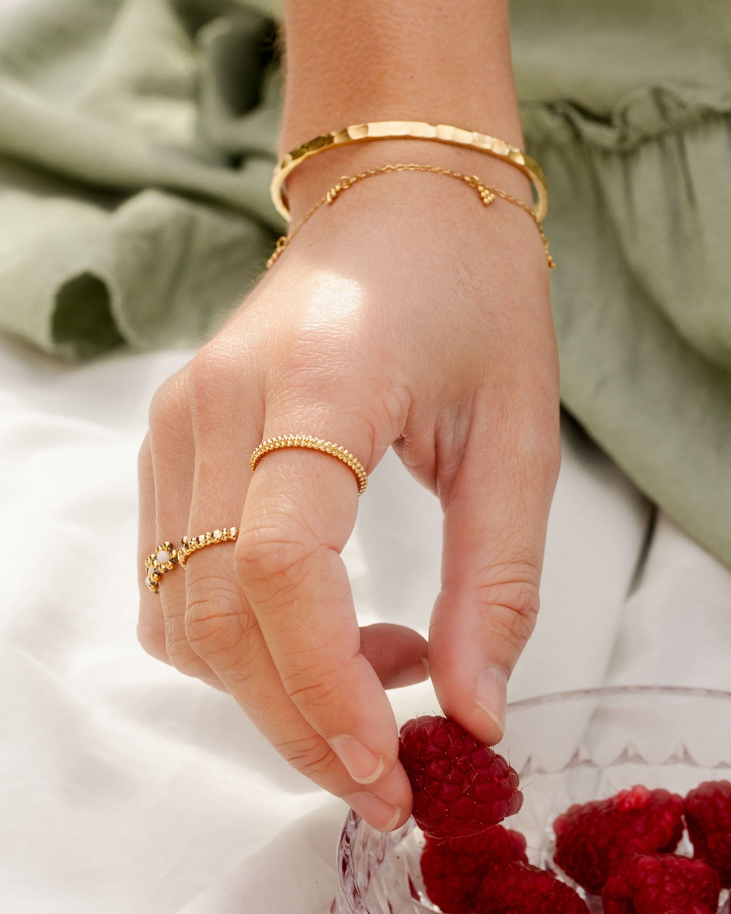 [[Farbe:Gold,shopthelook]]