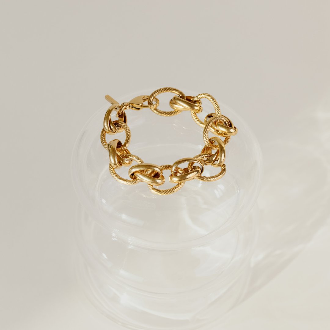 [[Farbe:Gold]]