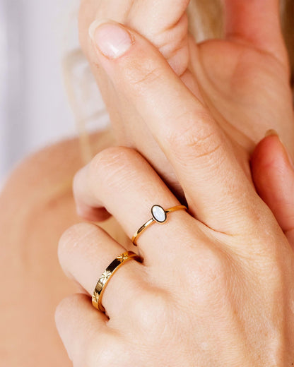 Oval Ring Gold