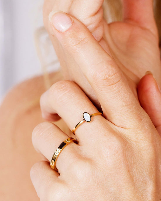 Oval Ring Gold