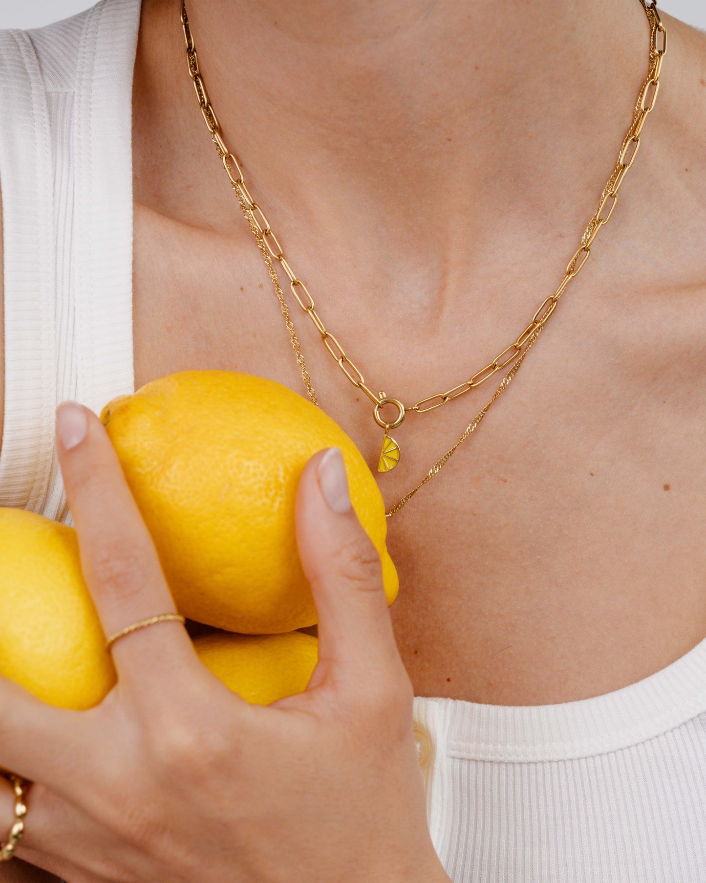 [[Farbe:Gold,shopthelook]]