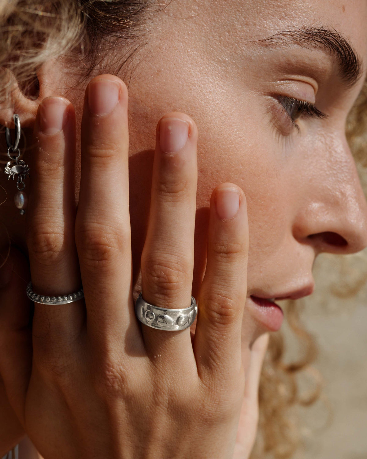 [[Farbe:Silber,shopthelook]]