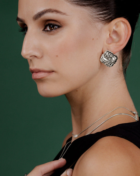 Granny Button Studs Large Silber