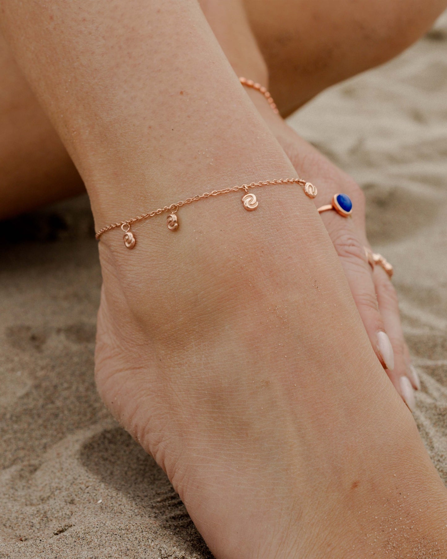 [[Farbe:Roségold,shopthelook]]