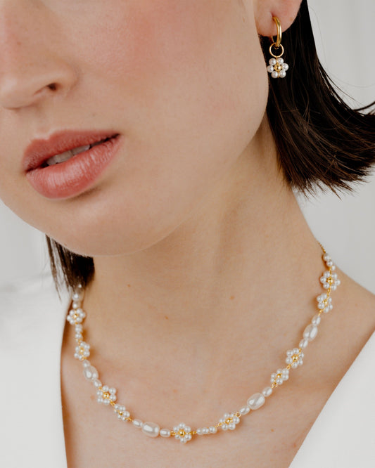 Flowery Pearls Choker Gold
