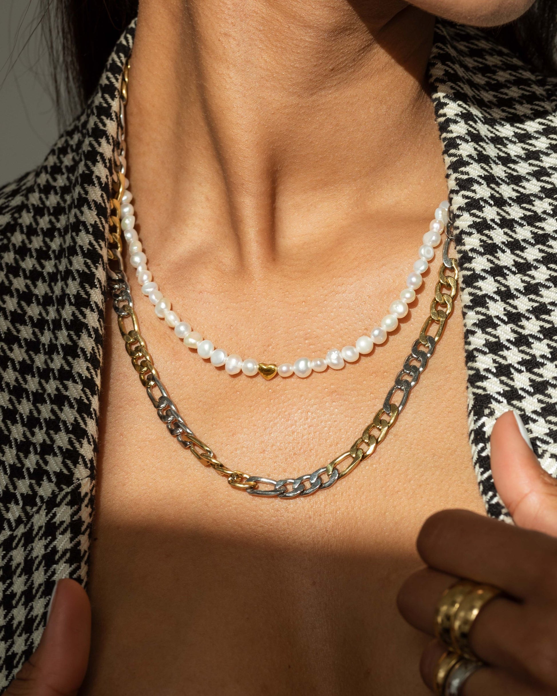 Retro Love Pearl Necklace Gold
