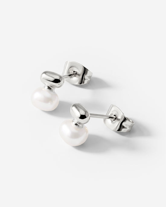 Pearl Essence Studs
