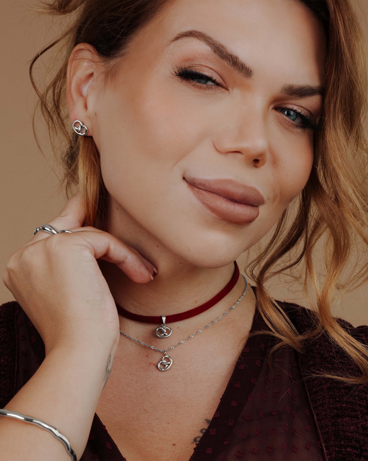 [[Farbe:Silber,shopthelook]]
