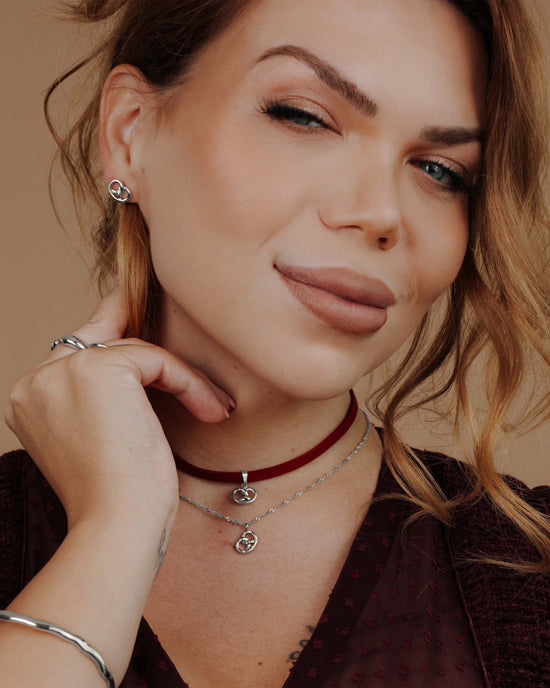 Pretzel Babe Studs Silber
