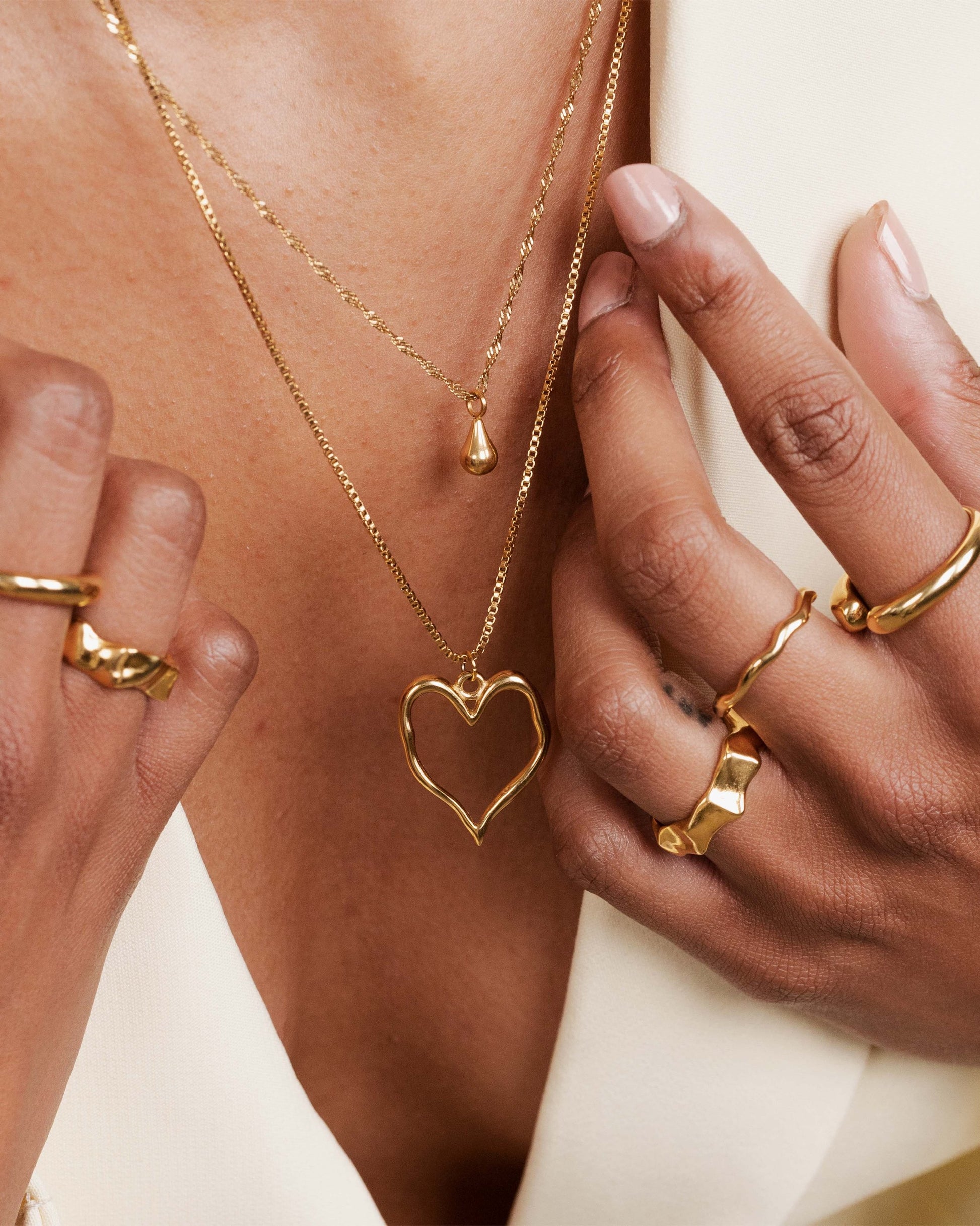 Melting Heart Necklace Gold