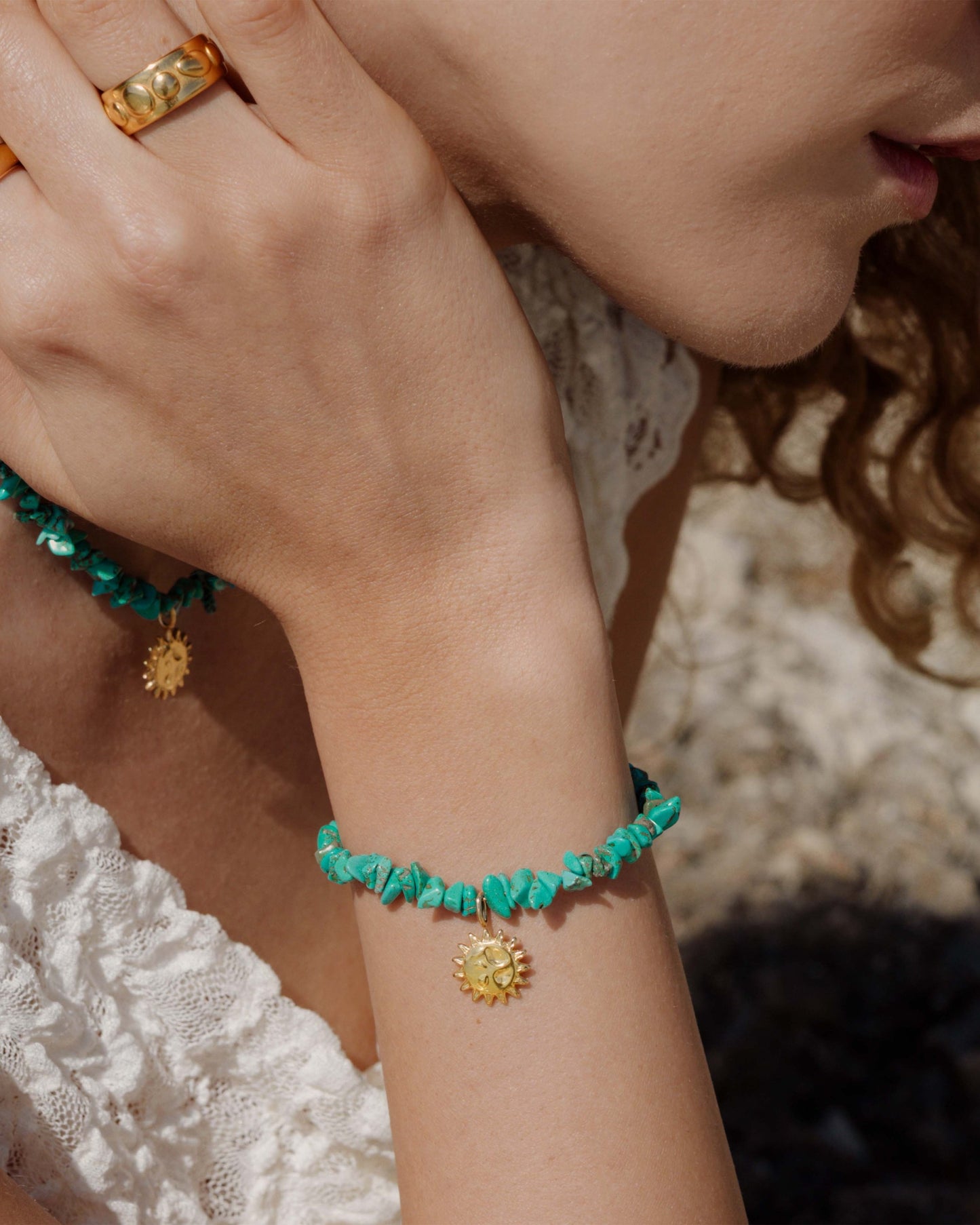 [[Farbe:Gold,shopthelook]]