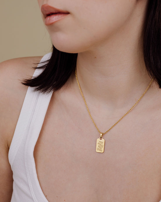 Hot girls are loud Necklace Gold