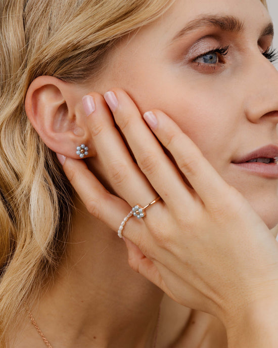 Forever Blue Daisy Studs Roségold