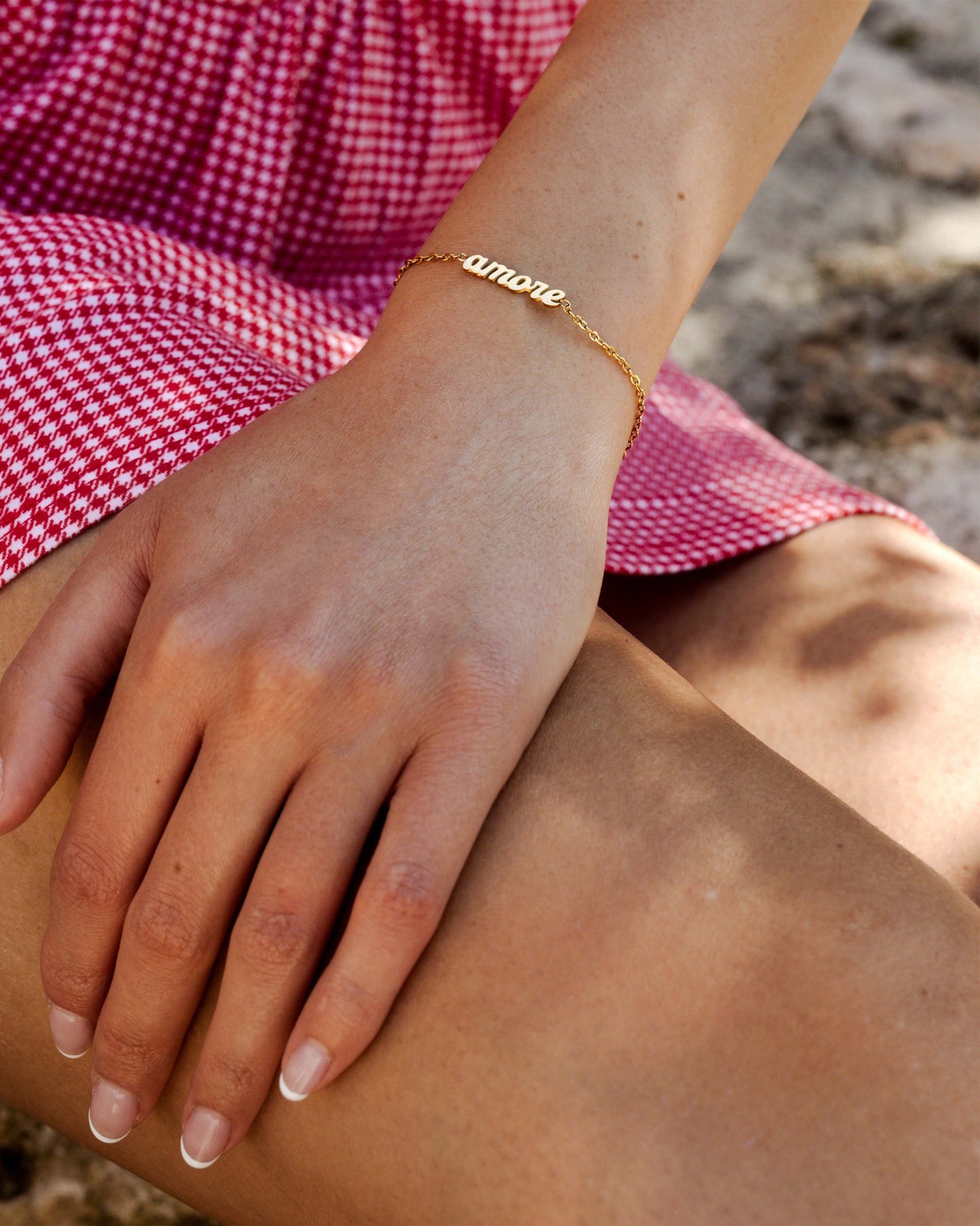 [[Farbe:Gold,Tragebild]]