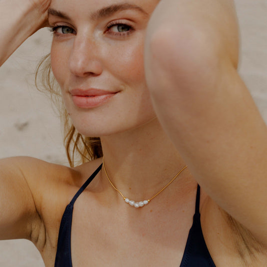 Pearlessence Choker Gold