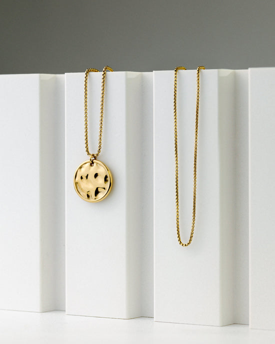 Round Box Chain Necklace