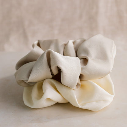 Shimmering Scrunchie Medium Champagne