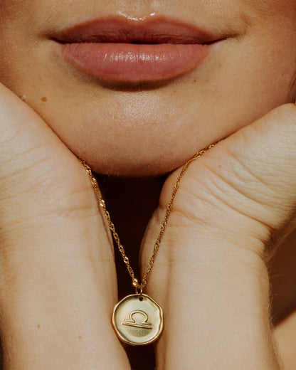 Zodiac Necklace – Libra / Waage Gold