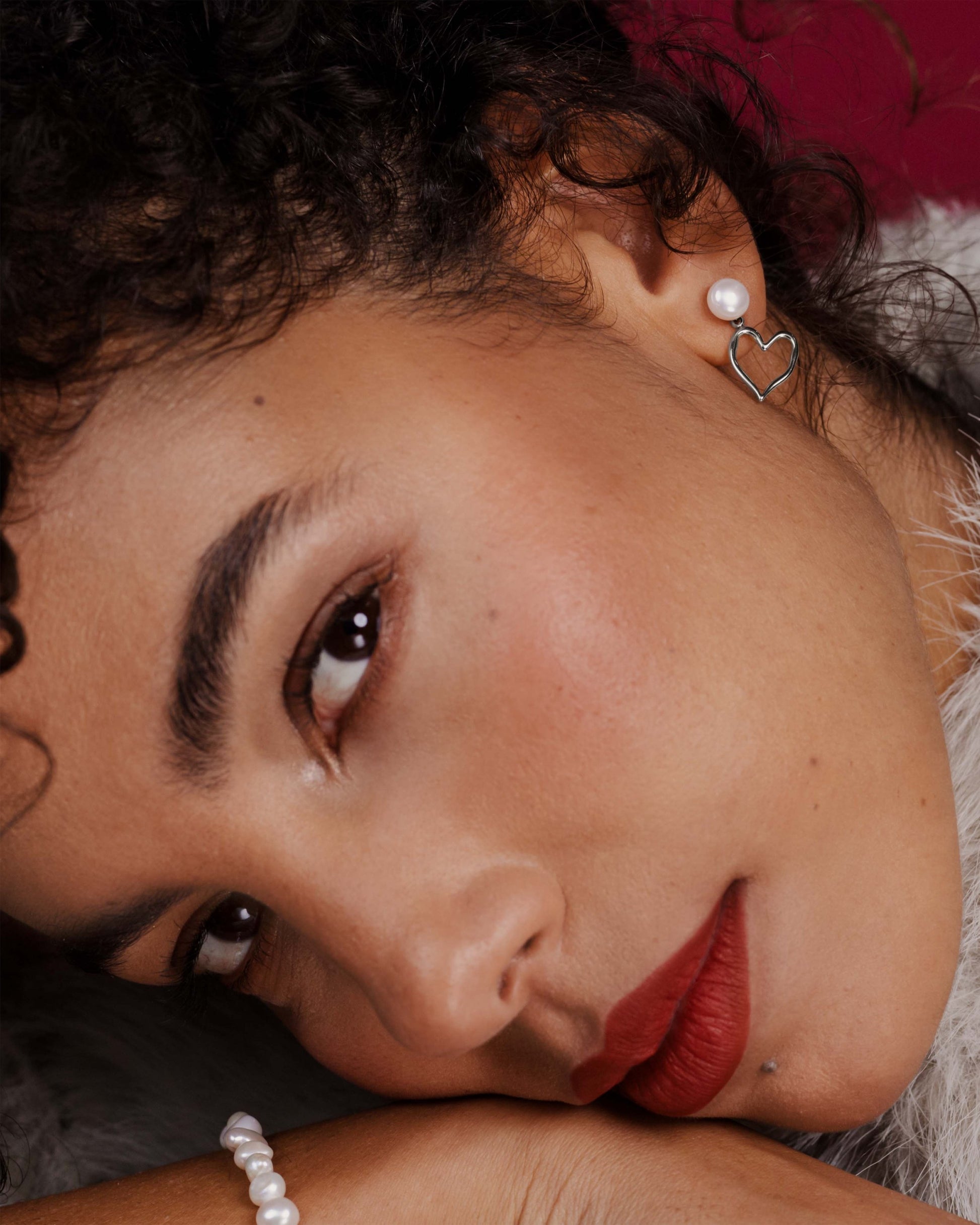 Melting Heart Pearl Studs Silber