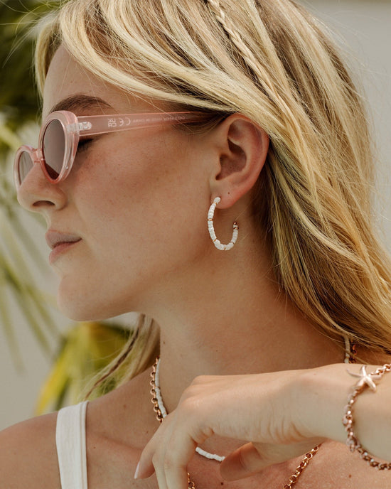 Puka Shell Hoop Studs Roségold