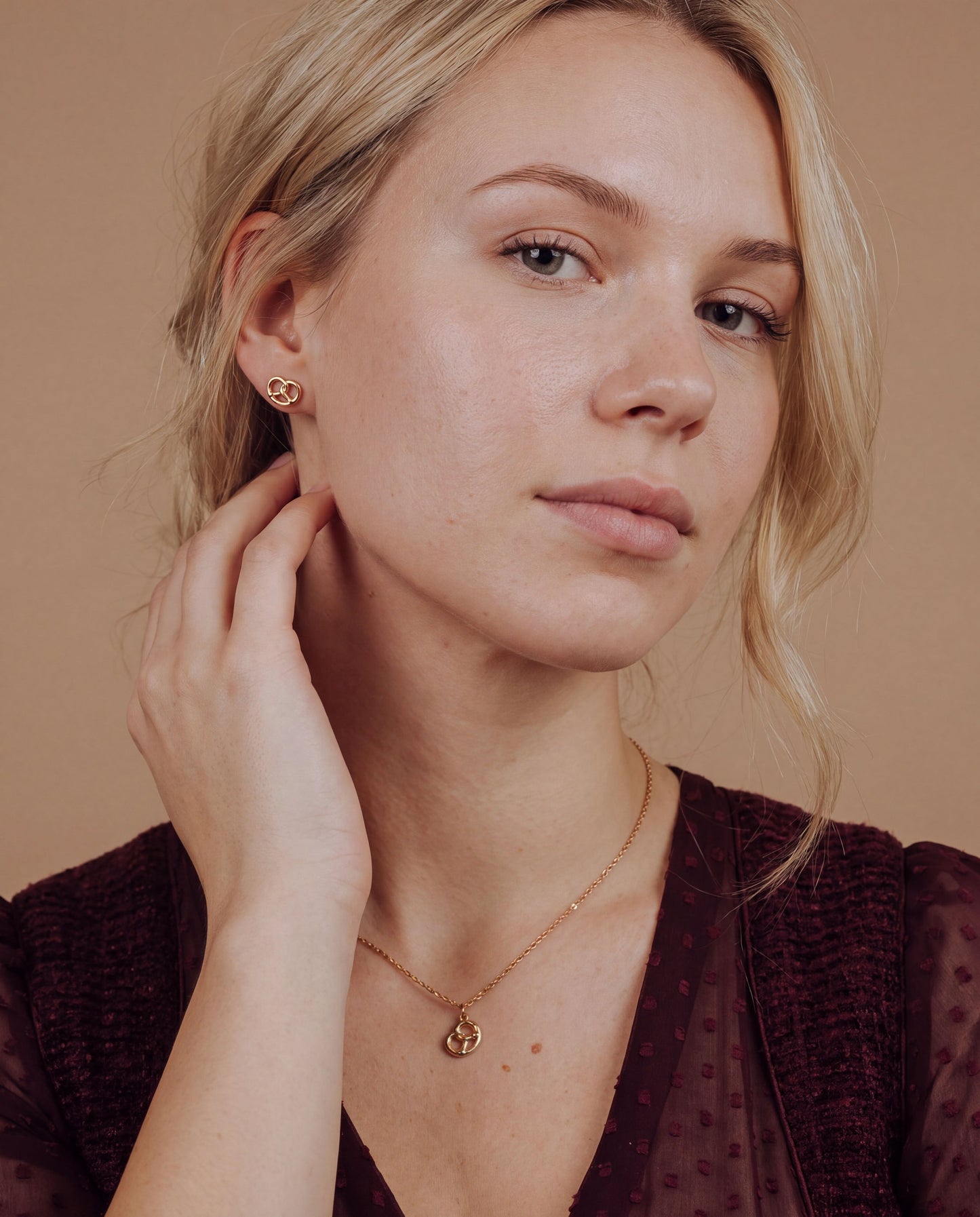 [[Farbe:Roségold,shopthelook]]