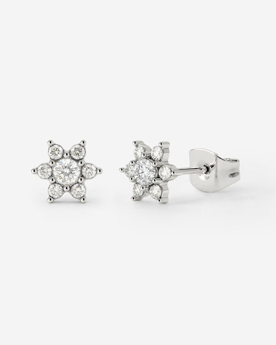 Sparkling White Petal Studs Silber