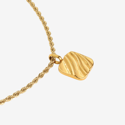 Sounds of the Sea Necklace Gold