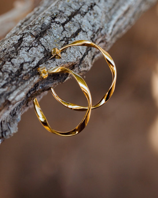 Sahira Hoop Studs Medium Gold
