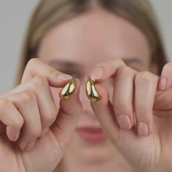 Huggie Studs Gold