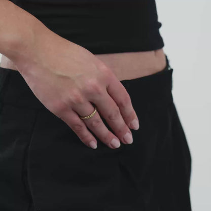 Endless Twist Ring Gold