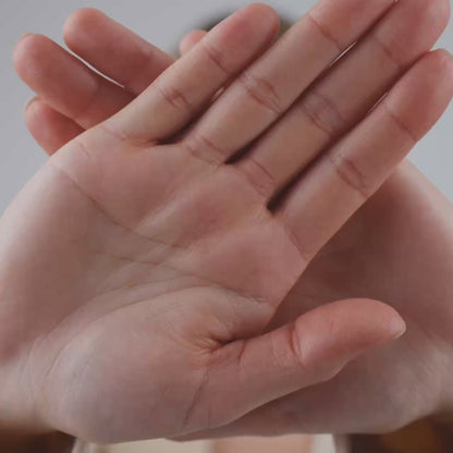 Liquid Shape Studs Gold