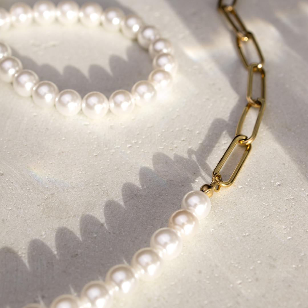 Chain & Pearl Necklace Gold