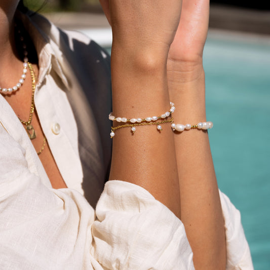 Shiny Pearls Bracelet Gold
